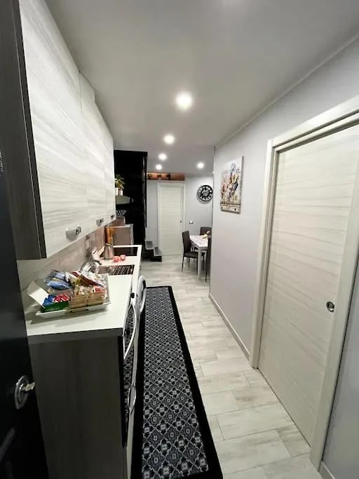 White House Spacca Napoli Apartment