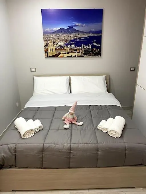 White House Spacca Napoli Naples